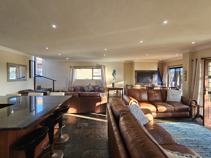 4 Bedroom Property for Sale in Wavecrest Eastern Cape